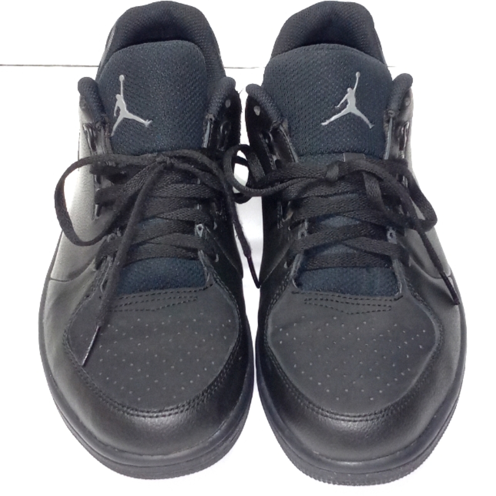 Jordan Flight low